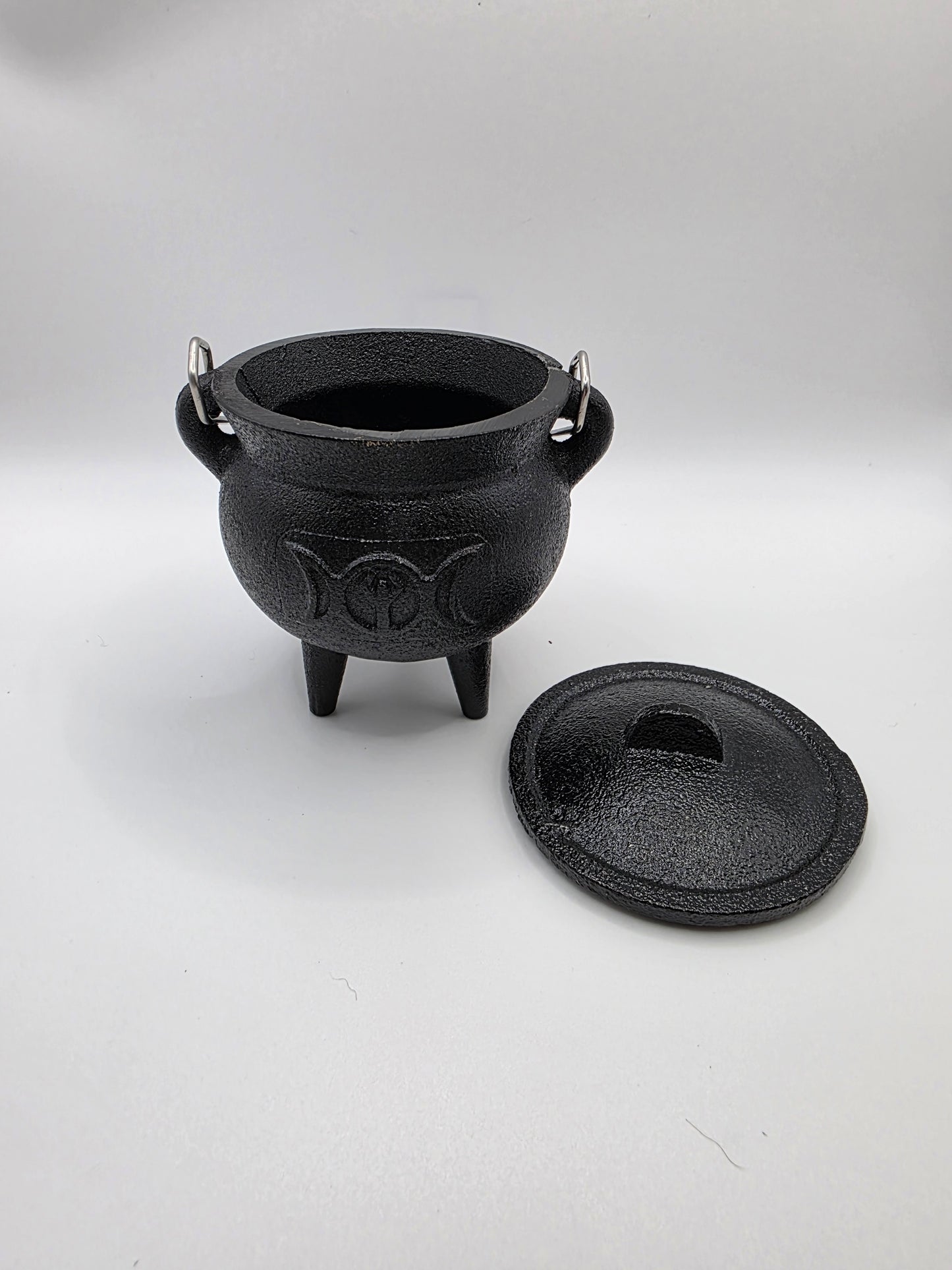 Cast Iron Cauldron with Lid & Handle β Triple Moon or Pentacle
