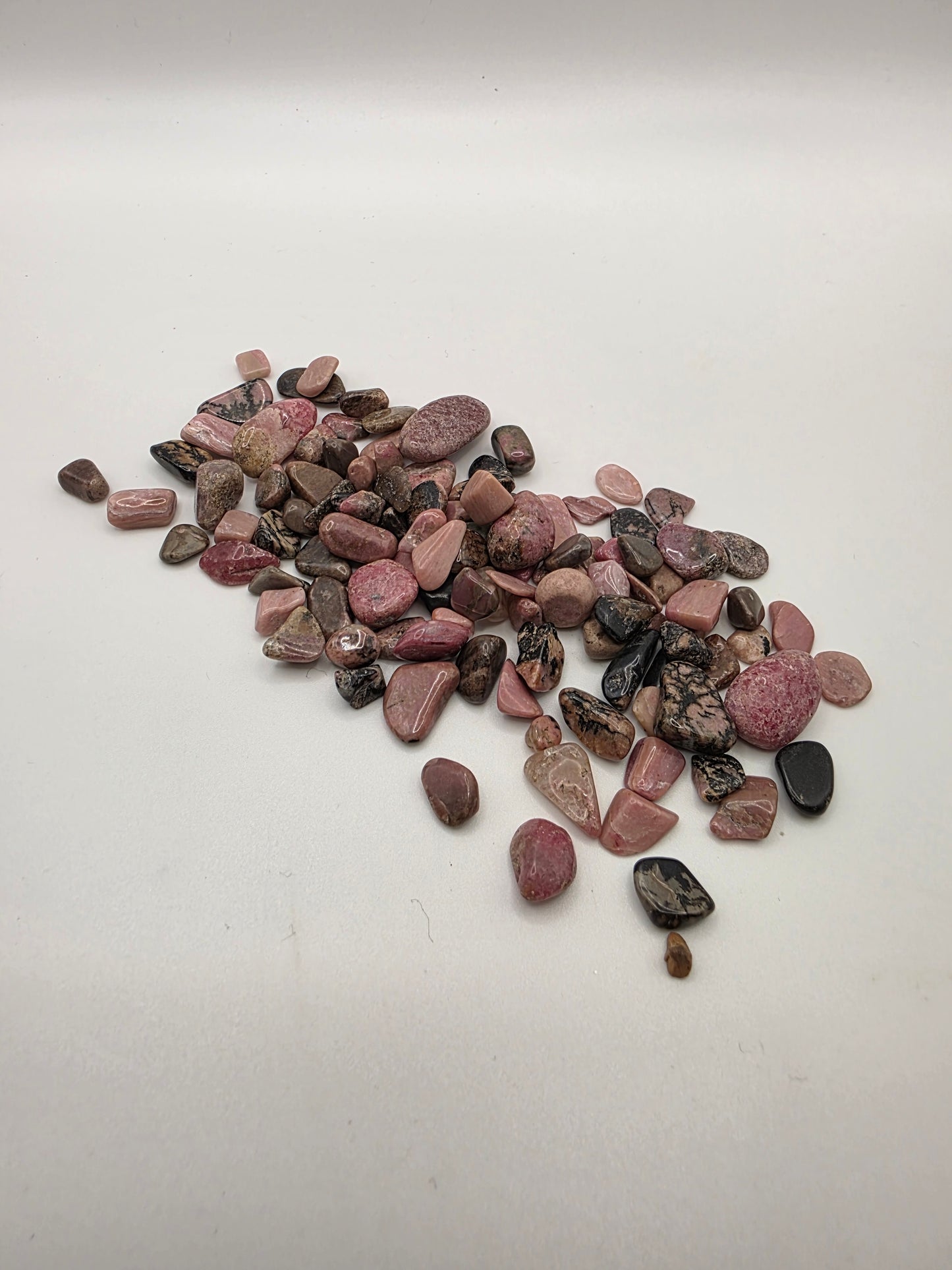 Rhodonite Crystal Chip Jar โ 115โ150g