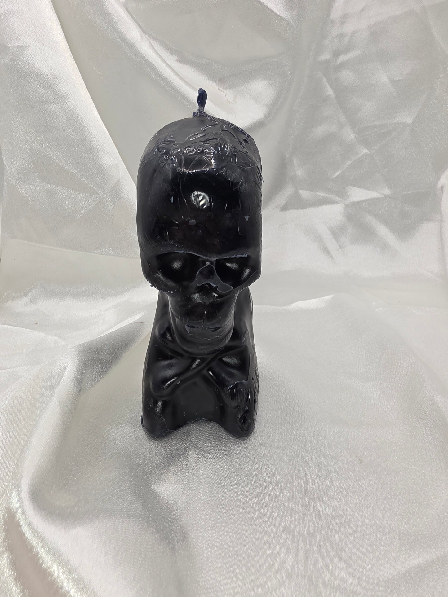 Skull & Crossbones Ritual Candle β Black or White | Protection β’ Banishing β’ Power