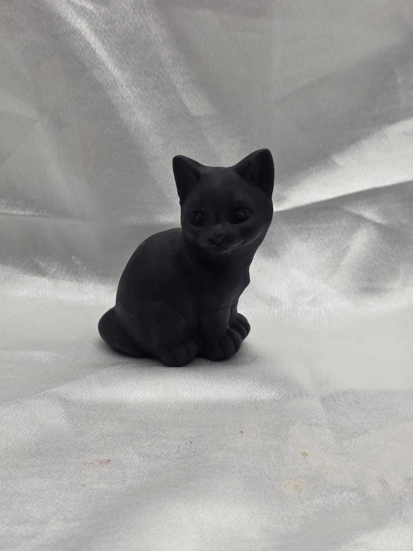 Black Matte Obsidian Cat Carving – 8cm (Protective Familiar Energy)