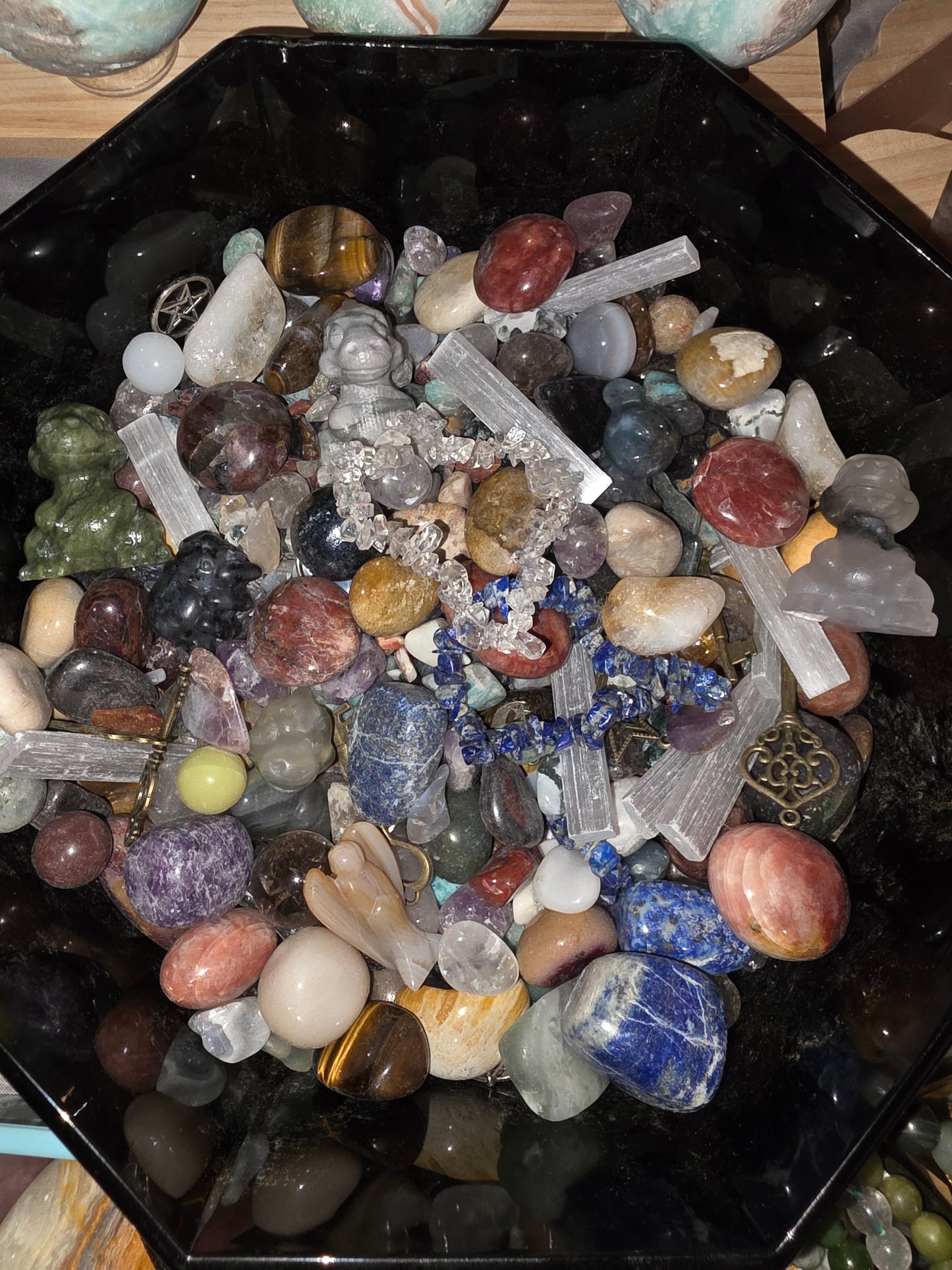 MYSTERY CRYSTAL SCOOPS