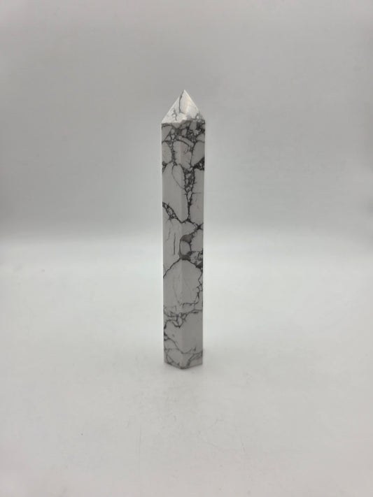 Howlite Crystal Tower – Calming Clarity & Peace (160g | 14cm)