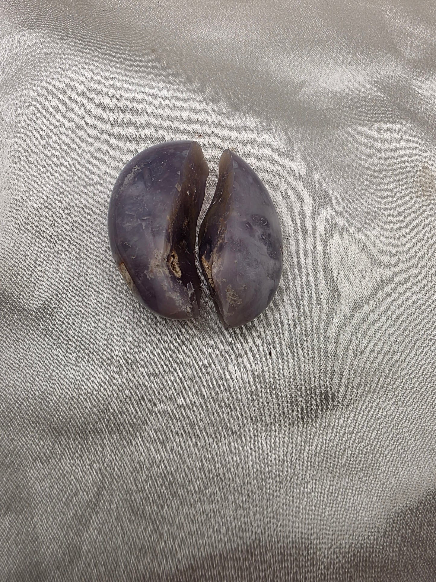 Chalcedony Palm Stone – 3.5cm (Perfectly Imperfect & Heavily Discounted)