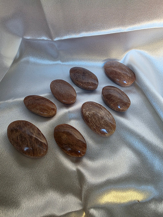 Sunstone Palm Stone – Approx. 45–55g | 5–6cm