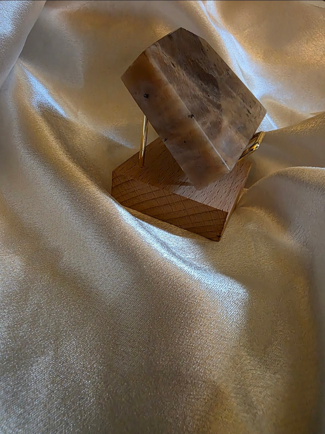 Acrylic & Wooden Base Crystal Stands with Metal Holders – Silver & Gold