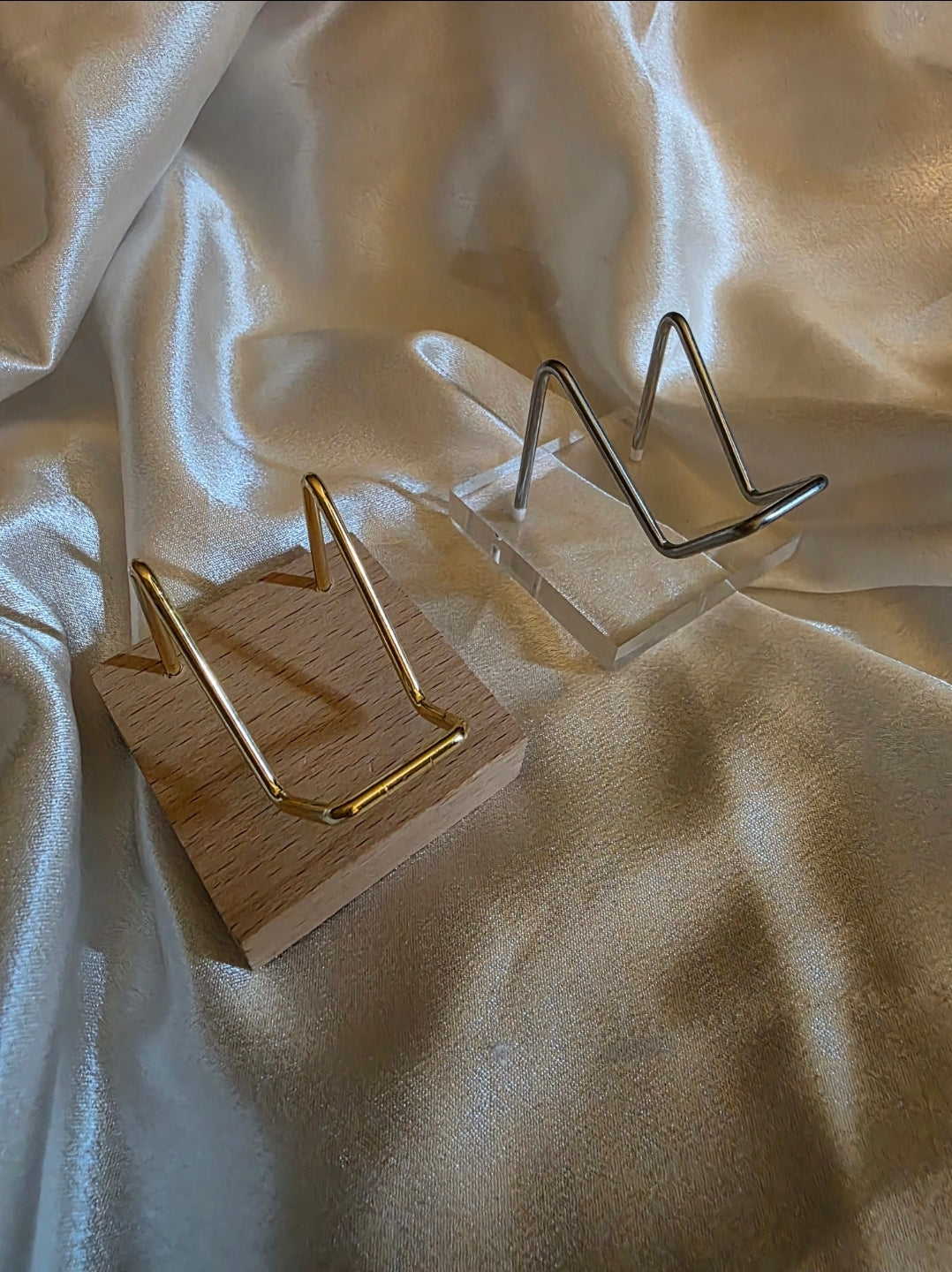 Acrylic & Wooden Base Crystal Stands with Metal Holders – Silver & Gold