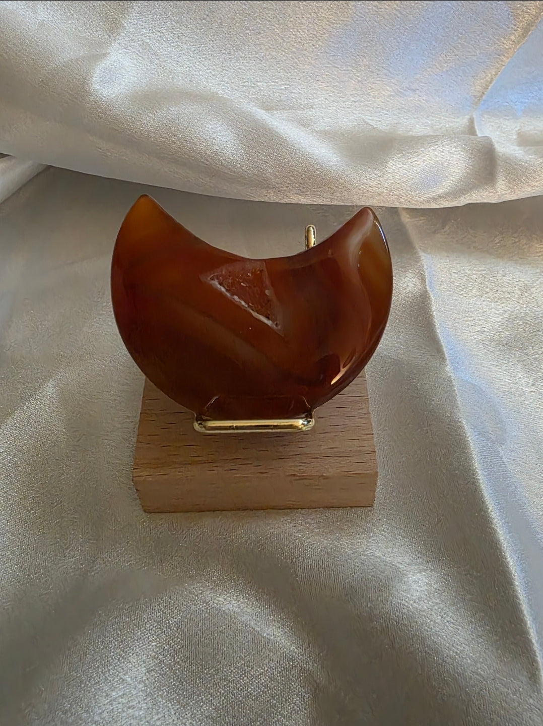 Acrylic & Wooden Base Crystal Stands with Metal Holders – Silver & Gold